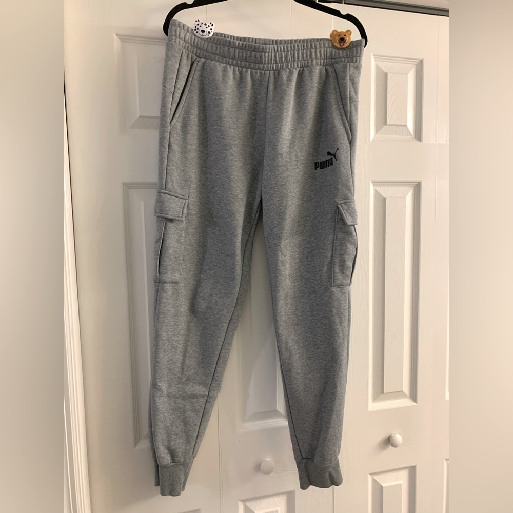 Men’s gray puma sweatpants with side pockets size medium